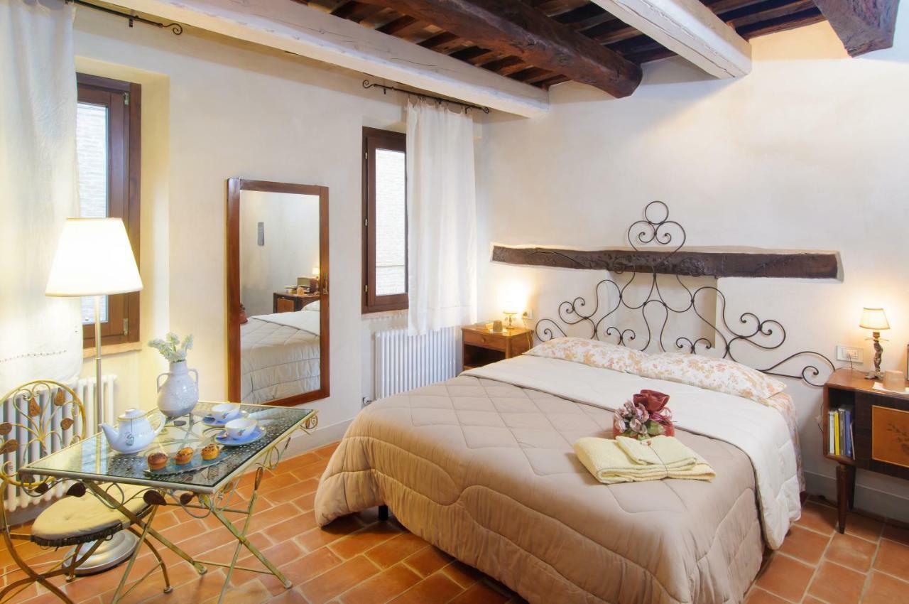 Pomarancio BnB Bed and Breakfast Saludecio Exterior foto